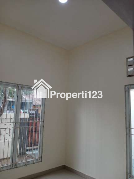 Rumah mezzanine 1,5 lantai di Perumnas Depok 1 Pancoran Mas Depok - 11