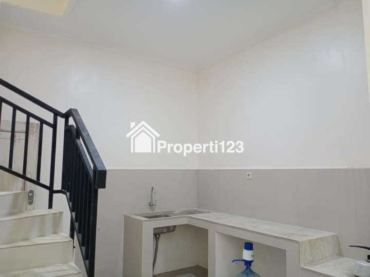 Rumah second mezanine konsep siap huni diperumnas depok 1 - 3