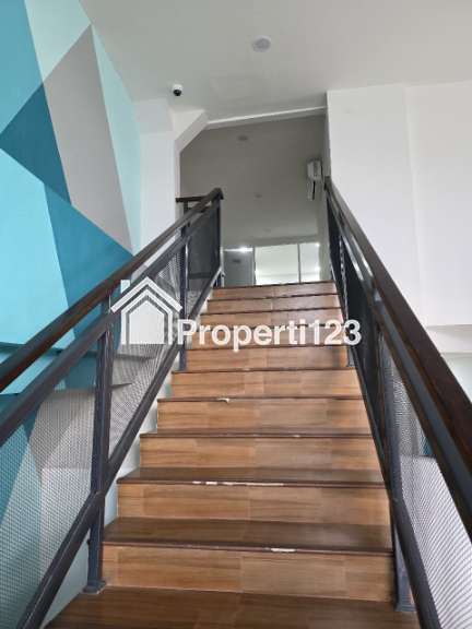 Disewakan Gedung Hoek di Jatinegara Raya Jakarta Timur - 2