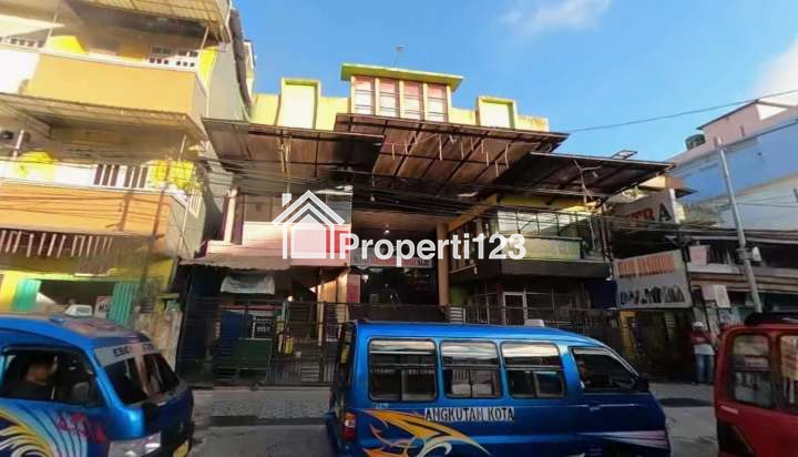 Dijual gedung pertokoan 3 lantai di jalan Tulukabessy Ambon. - 2