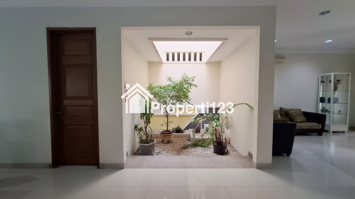 Dijual Rumah Ada Kolam Renang di Kemang Timur Jakarta Selatan - 6