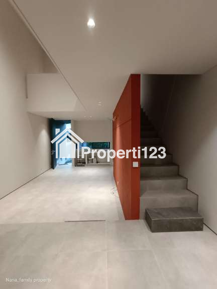 Rumah dalam townhouse exclusive minimalis modern di Joglo Jakbar - 5