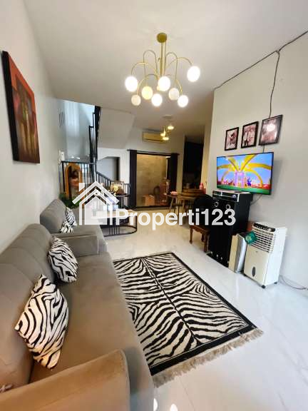 Rumah 2 lantai minimalis modern di Kodau Jatiasih Bekasi - 3