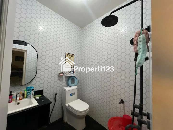 Rumah 2 lantai minimalis modern di Kodau Jatiasih Bekasi - 7