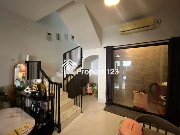 Rumah 2 lantai minimalis modern di Kodau Jatiasih Bekasi - 9
