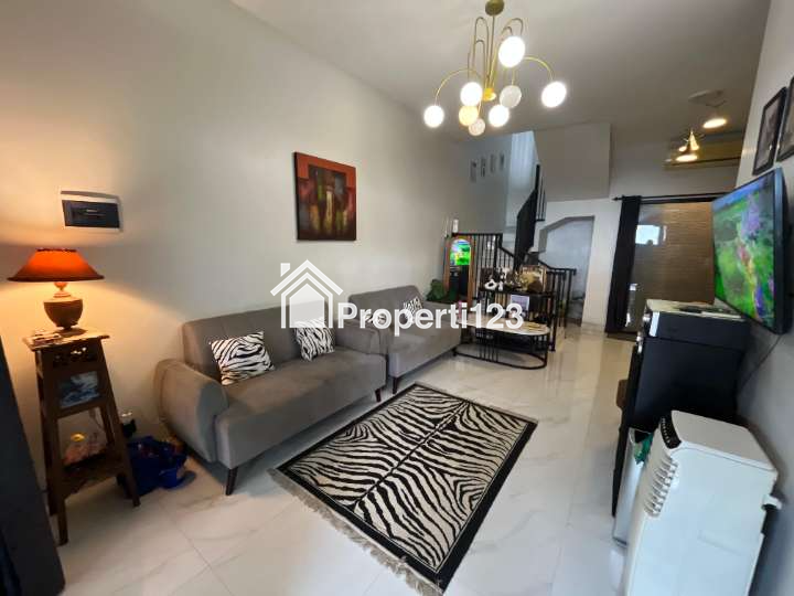 Rumah 2 lantai minimalis modern di Kodau Jatiasih Bekasi - 4