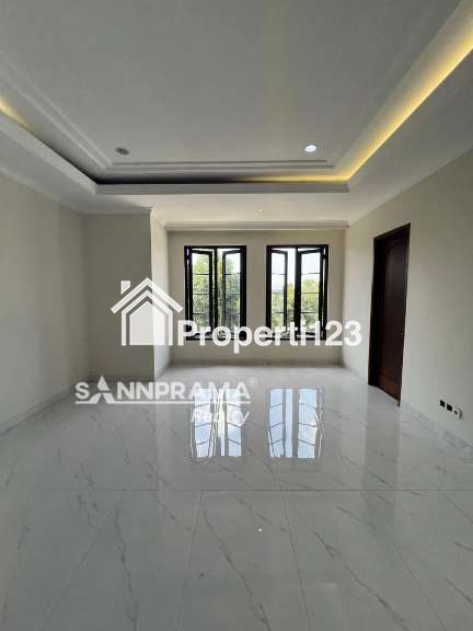 Townhouse mewah 3 lantai di Jagakarsa Jak Sel - 11