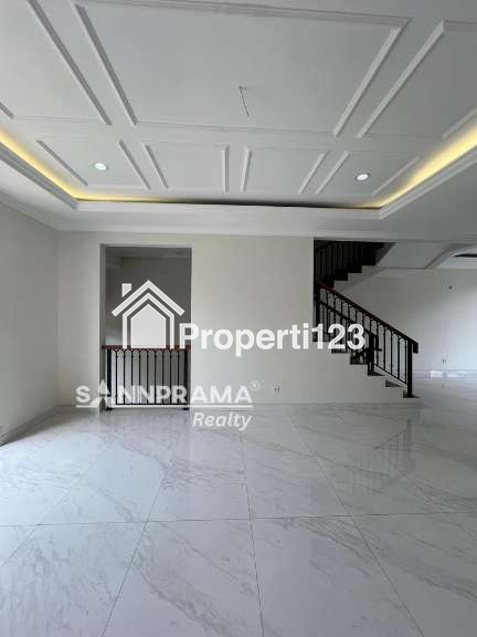 Townhouse mewah 3 lantai di Jagakarsa Jak Sel - 13