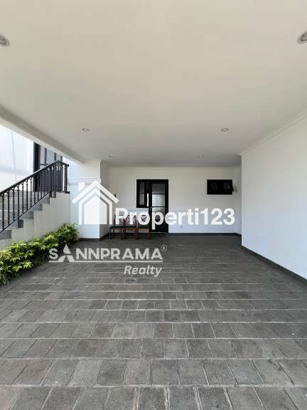 Townhouse mewah 3 lantai di Jagakarsa Jak Sel - 10