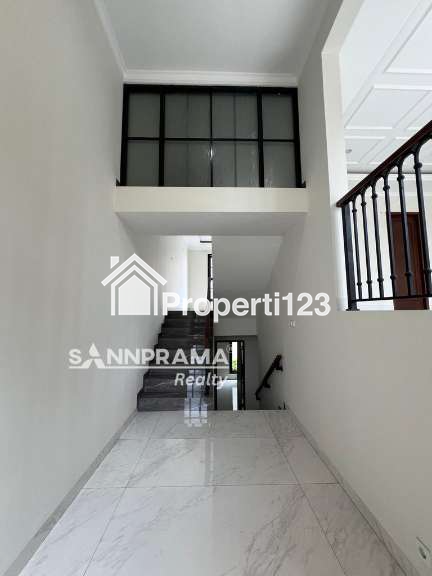 Townhouse mewah 3 lantai di Jagakarsa Jak Sel - 7