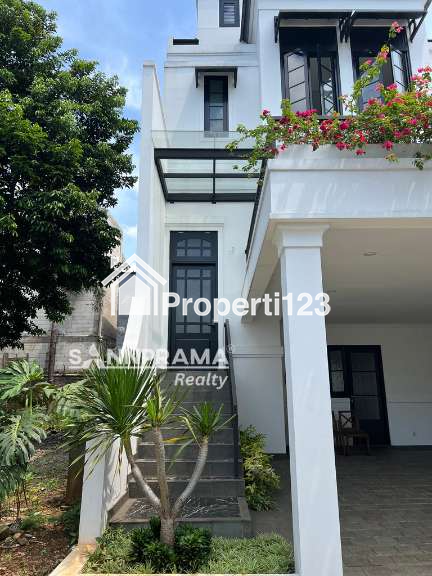 Townhouse mewah 3 lantai di Jagakarsa Jak Sel - 2