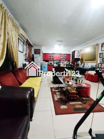 Jual rumah mewah komplek dengan Private Pool di Duren Sawit, Jakarta Timur - 7