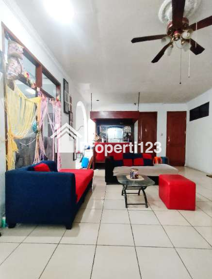 Jual rumah mewah komplek dengan Private Pool di Duren Sawit, Jakarta Timur - 8