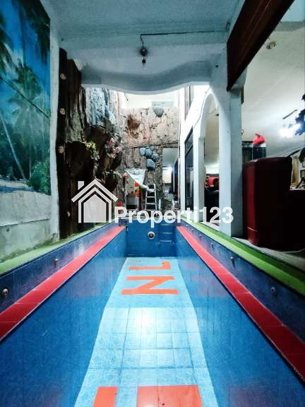 Jual rumah mewah komplek dengan Private Pool di Duren Sawit, Jakarta Timur - 2