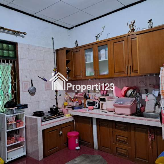 Rumah second terawat dekat kampus UI dan PNJ di Beji Depok - 5