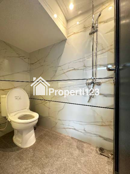 Rumah 3Lt Posisi Hook Dekat Gerbang tol Setu Cipayung Jakarta Timur - 7