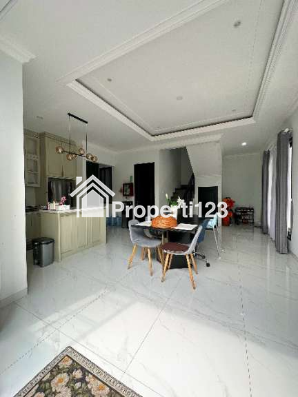 Rumah 3Lt Posisi Hook Dekat Gerbang tol Setu Cipayung Jakarta Timur - 3