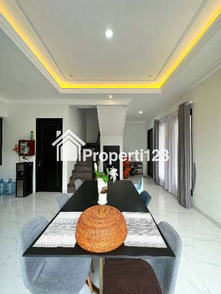 Rumah 3Lt Posisi Hook Dekat Gerbang tol Setu Cipayung Jakarta Timur - 5