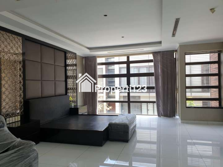 Rumah Townhouse Platinum Terrace Graha Famili 2 Jejer Interior Mewah Siap Huni - 12