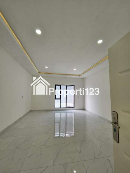 Jual rumah baru di Kavling DKI, Meruya Utara, Kembangan, Jakarta Barat - 1