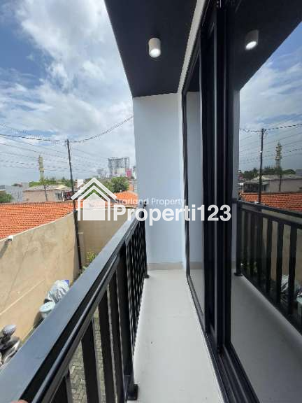 Rumah siap huni konsep scandinavian modern di Bintaro - 5