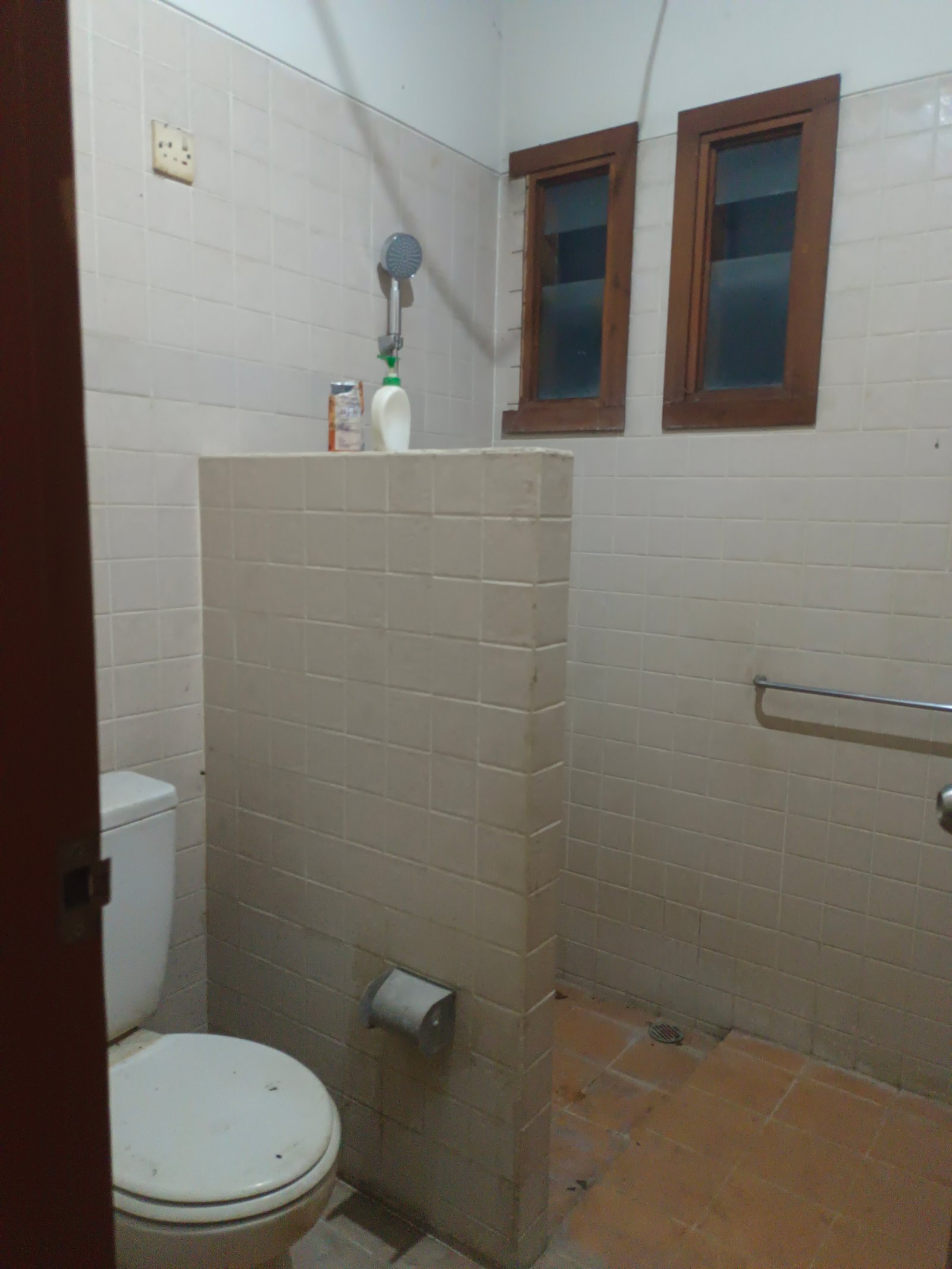 Jual Cepat Rumah Bintaro Sektor 7 Perumahan Cikini 3, 2 Lantai, 2 halaman depan dan belakang, kolam ikan, Garasi 2 mobil, Gudang, keamanan 24 jam, jalanan luas 3-4 mobil - 30