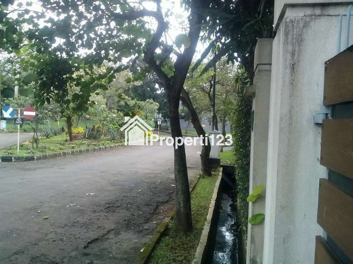 Jual Cepat Rumah Bintaro Sektor 7 Perumahan Cikini 3, 2 Lantai, 2 halaman depan dan belakang, kolam ikan, Garasi 2 mobil, Gudang, keamanan 24 jam, jalanan luas 3-4 mobil - 6