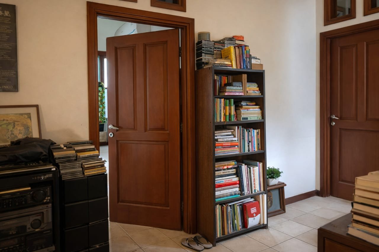 Jual Cepat Rumah Bintaro Sektor 7 Perumahan Cikini 3, 2 Lantai, 2 halaman depan dan belakang, kolam ikan, Garasi 2 mobil, Gudang, keamanan 24 jam, jalanan luas 3-4 mobil - 36