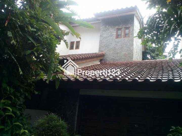 Jual Cepat Rumah Bintaro Sektor 7 Perumahan Cikini 3, 2 Lantai, 2 halaman depan dan belakang, kolam ikan, Garasi 2 mobil, Gudang, keamanan 24 jam, jalanan luas 3-4 mobil - 2