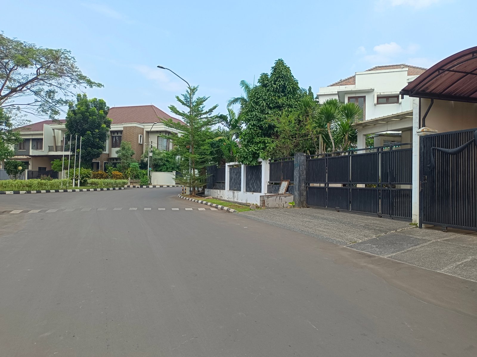 Jual Cepat Rumah Bintaro Sektor 7 Perumahan Cikini 3, 2 Lantai, 2 halaman depan dan belakang, kolam ikan, Garasi 2 mobil, Gudang, keamanan 24 jam, jalanan luas 3-4 mobil - 22