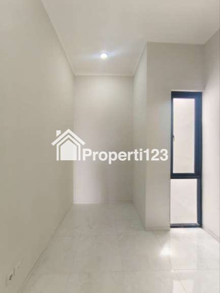 ‼️Selangkah MERR‼️ Rumah Minimalis Modern Murah Baru Gress Di Kedung Baruk Rungkut Surabaya - 8