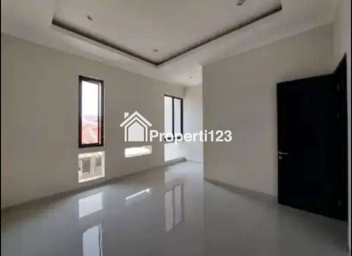 ‼️TURUN HARGA‼️ Rumah Baru Minimalis Modern Selangkah merr di Klampis Semolo Sukolilo Surabaya - 2