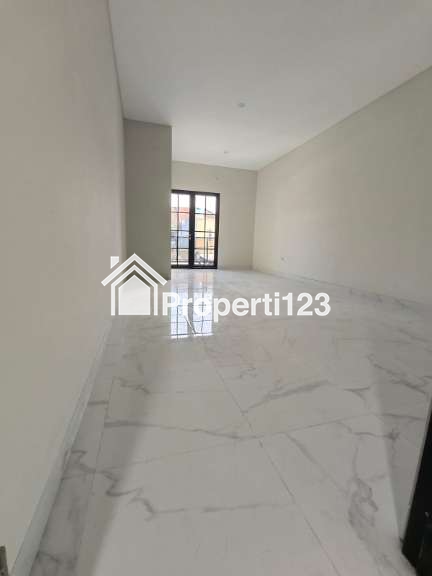 ‼️LOKASI STRATEGIS‼️ Rumah Baru Gress Siap Huni Lokasi Lebak Arum Tambaksari Surabaya - 2