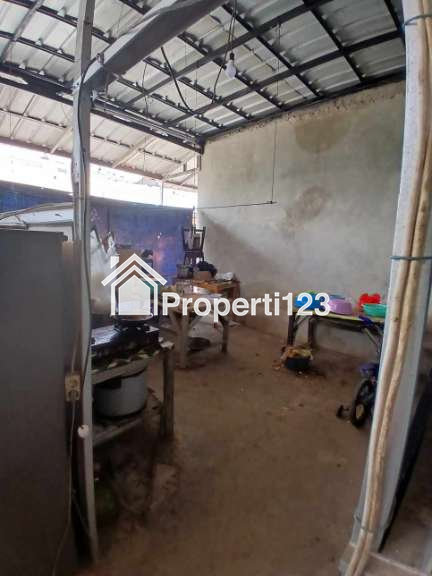 Rumah tua hitung tanah strategis pinggir jalan di Pasir Putih Depok - 9