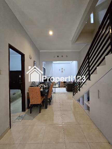 Rumah second dalam komplek Billymoon Pondok Kelapa Jaktim - 5