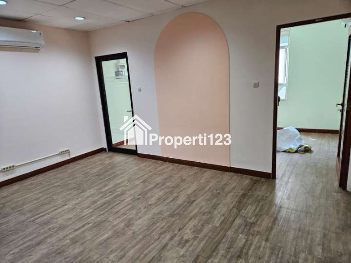 Jual Ruko Business Park Kebon Jeruk, Meruya Ilir Raya, Kembangan Jakarta Barat - 11