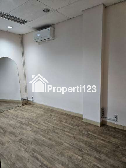 Jual Ruko Business Park Kebon Jeruk, Meruya Ilir Raya, Kembangan Jakarta Barat - 4