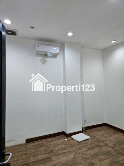 Jual Ruko Business Park Kebon Jeruk, Meruya Ilir Raya, Kembangan Jakarta Barat - 3