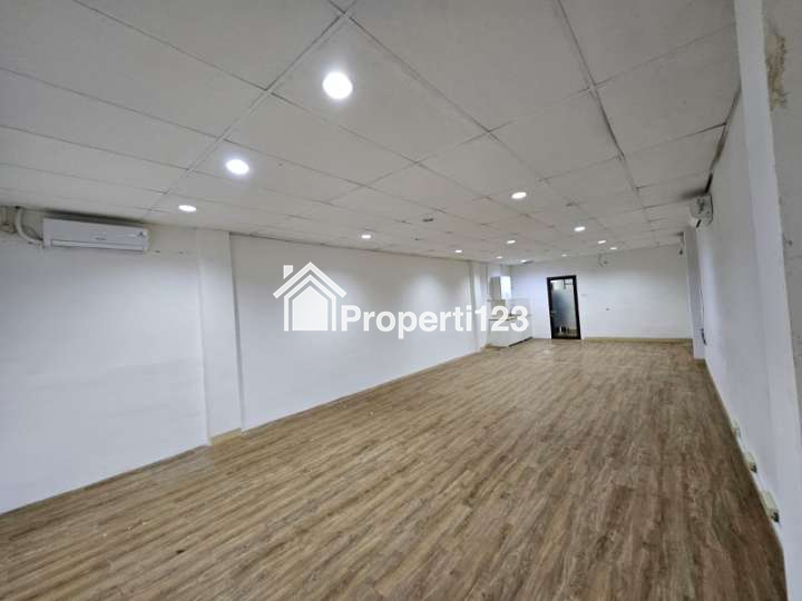 Jual Ruko Business Park Kebon Jeruk, Meruya Ilir Raya, Kembangan Jakarta Barat - 2