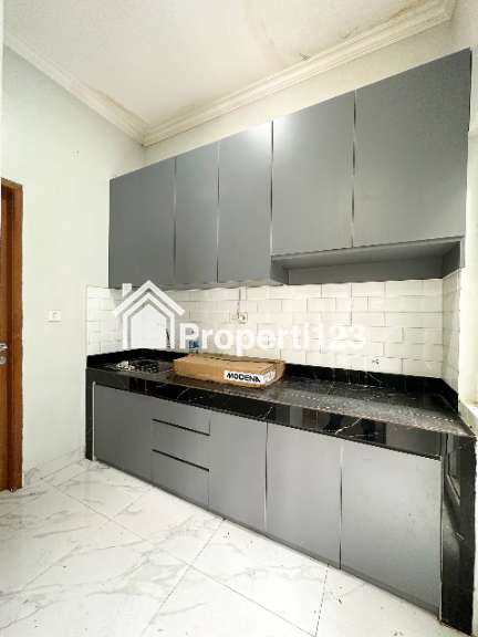 Rumah 2 lantai siaphuni di Limo Depok dekat Tol Krukut - 5