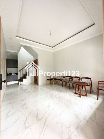 Rumah 2 lantai siaphuni di Limo Depok dekat Tol Krukut - 3