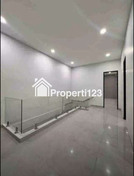 Rumah Baru Ciamik Siap Huni Lokasi Manyar Sukolilo Surabaya - 8