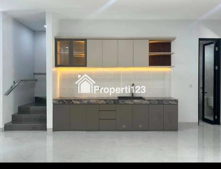 Rumah Baru Ciamik Siap Huni Lokasi Manyar Sukolilo Surabaya - 2