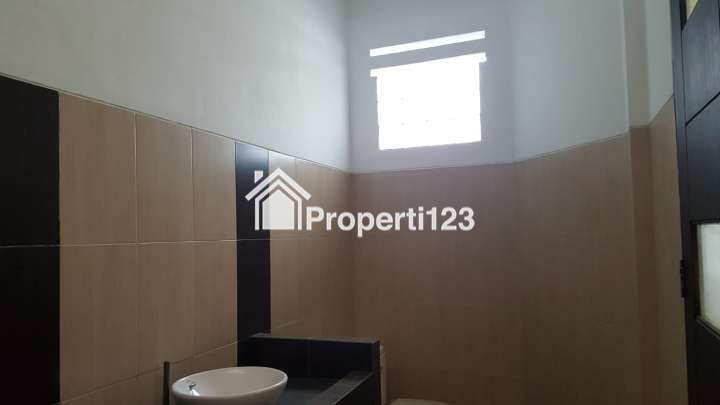 Rumah Lebar 16 Siap Huni Lokasi Strategis di Sidosermo Surabaya - 6