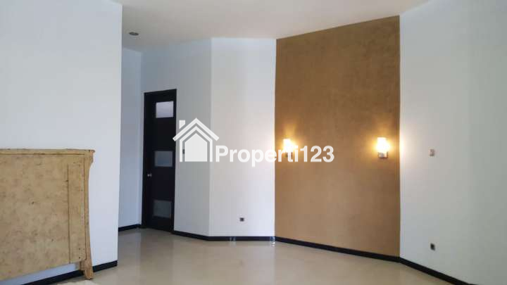 Rumah Lebar 16 Siap Huni Lokasi Strategis di Sidosermo Surabaya - 7