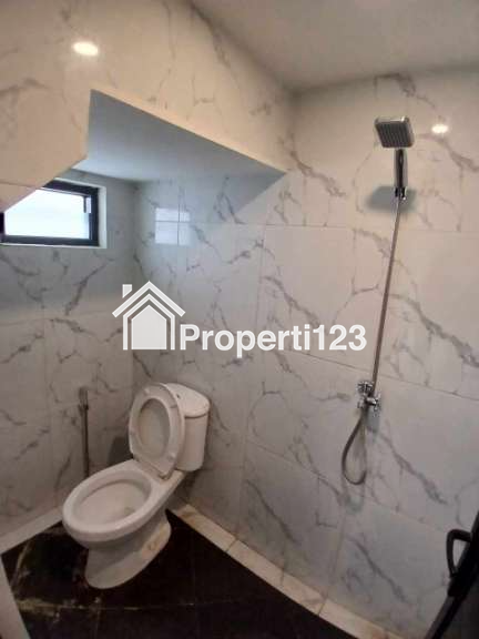 Rumah Klasik 2 lantai hook di Jatimulya Depok - 3