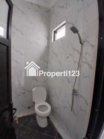 Rumah Klasik 2 lantai hook di Jatimulya Depok - 9