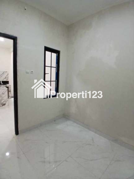 Rumah Klasik 2 lantai hook di Jatimulya Depok - 5