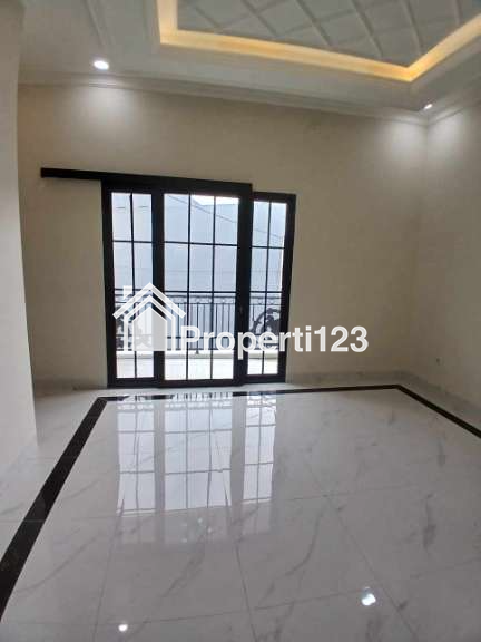 Rumah Klasik Mewah 2 lantai di Jatimulya Depok - 7