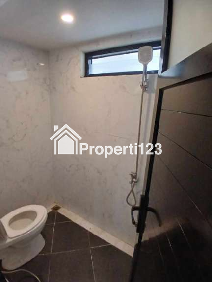 Rumah Klasik Mewah 2 lantai di Jatimulya Depok - 9